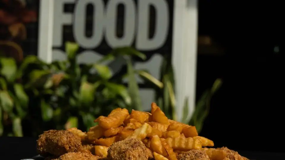 Mesa servida en HappyFood